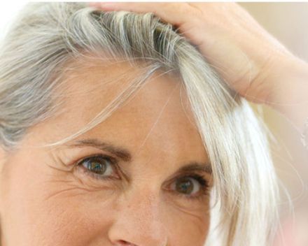 What are the 7 Signs of Aging Hair? 