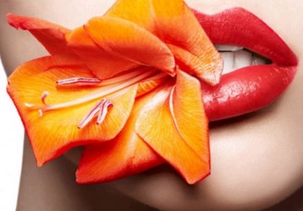 Leçon de maquillage des lèvres : Comment corriger une bouche trop grande