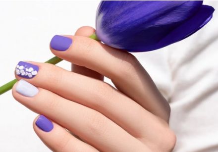 2022 - 02 - How to Incorporate Very Peri, Pantone Color of the Year on Nails 2